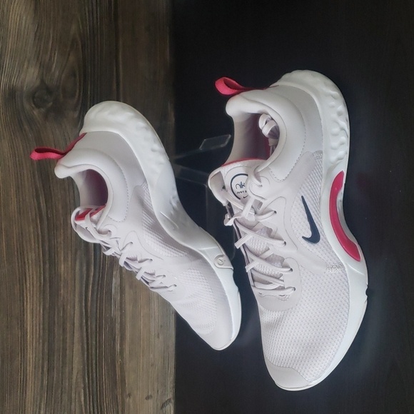 New Nike Womens Renew In Season Training Sneakers Size 8 Gym Workout Casual Shoe - Picture 1 of 10